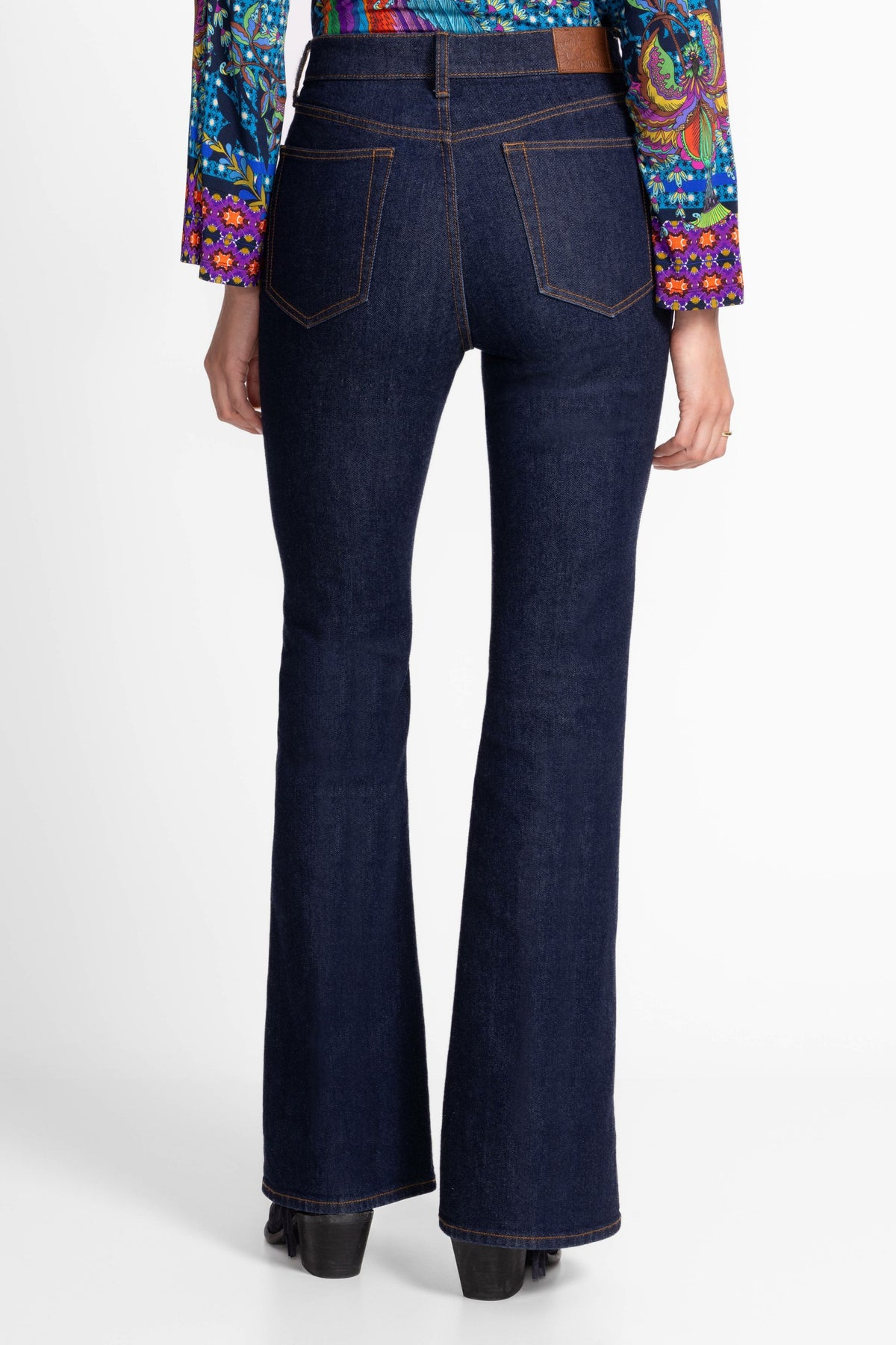 THE HIGH RISE FLARE JEAN - Johnny Was Signature