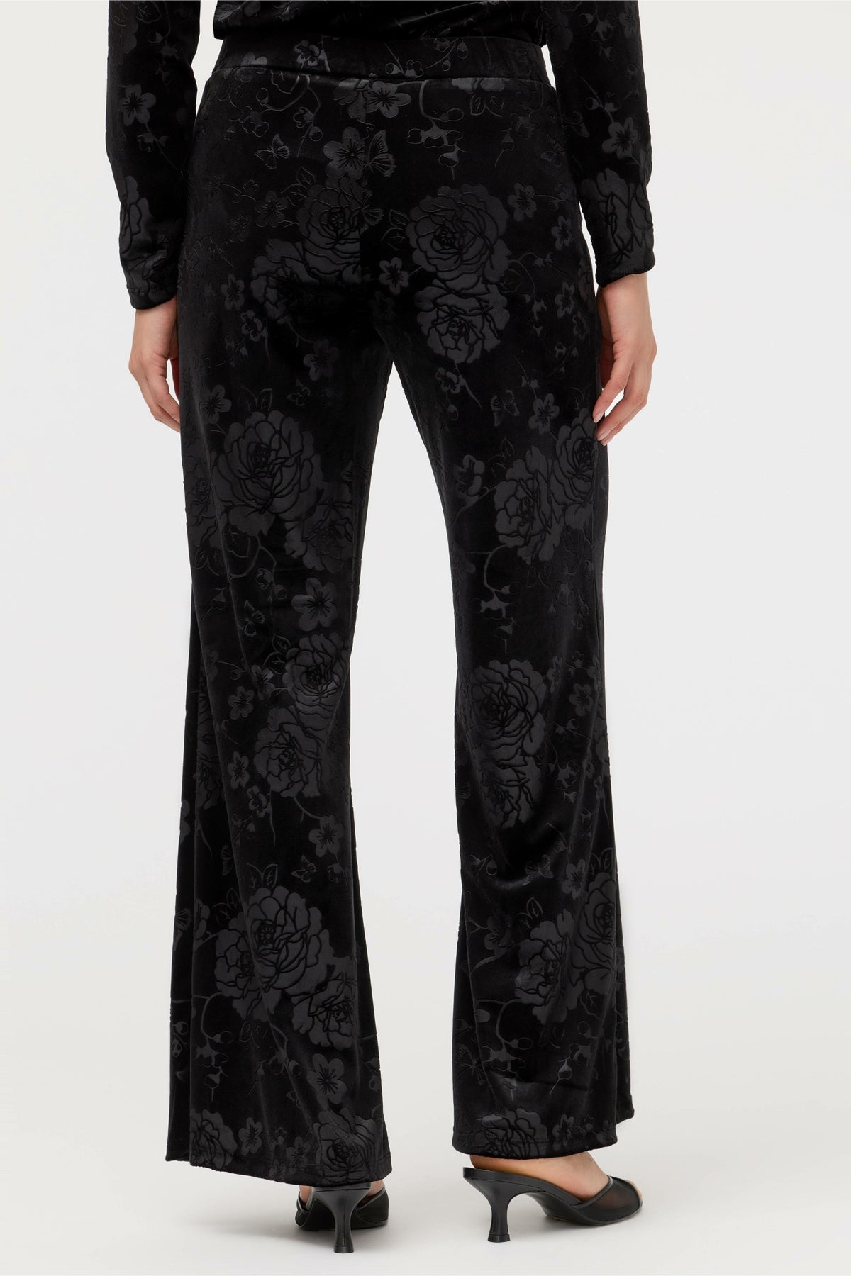 EMBOSSED STRETCH VELVET WIDE LEG PANT - Johnny Was Popular