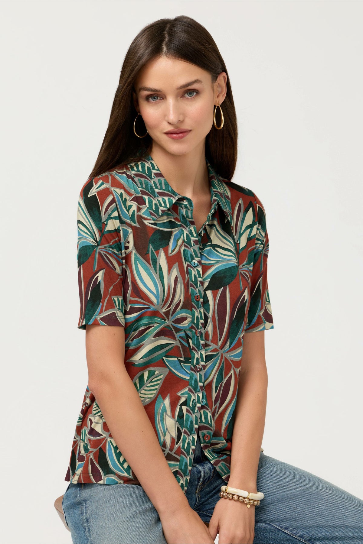 THE JANIE FAVORITE FITTED ELBOW SLEEVE BUTTON DOWN - Johnny Was Signature