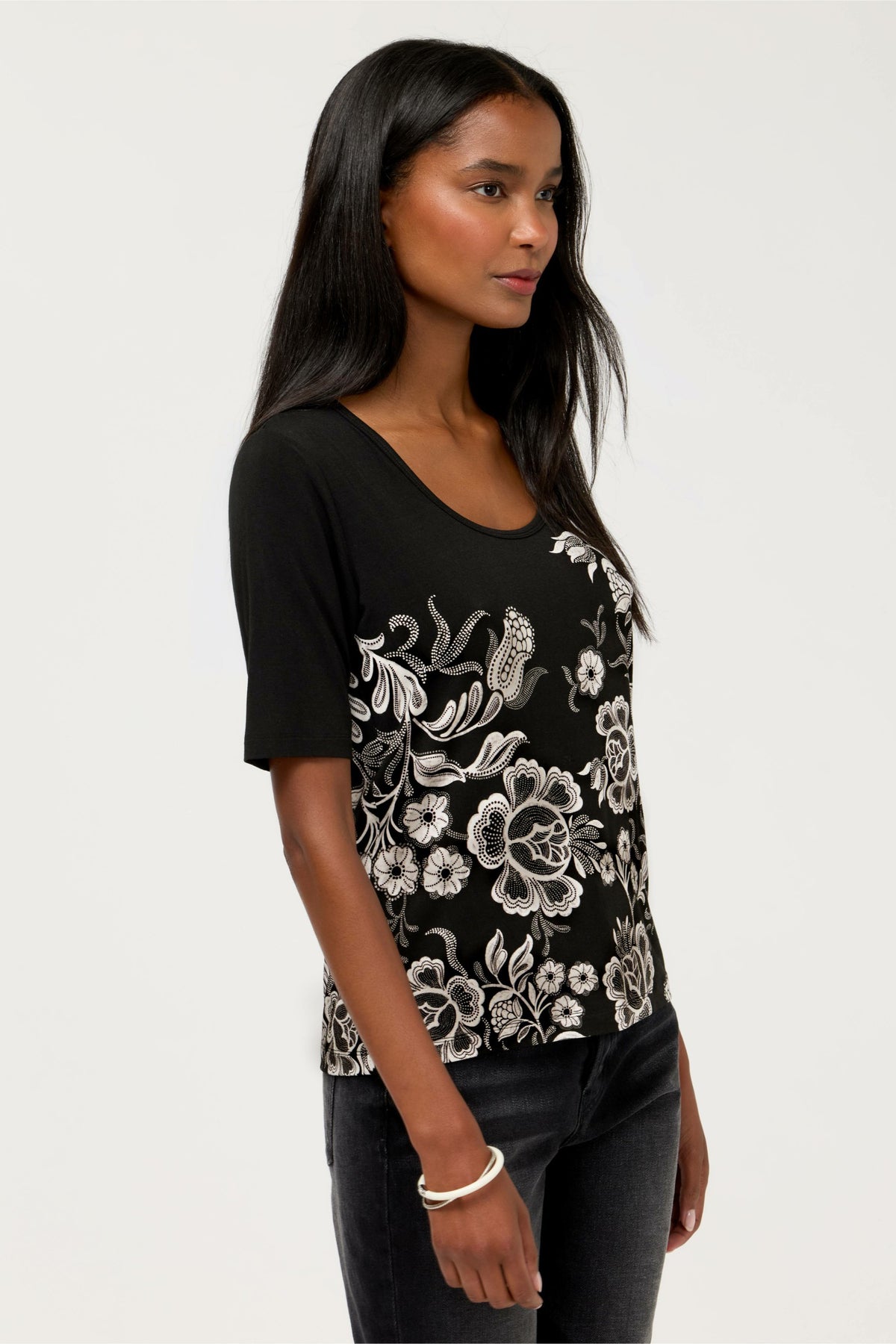 THE JANIE FAVORITE SCOOP NECK FITTED TEE - Johnny Was Featured