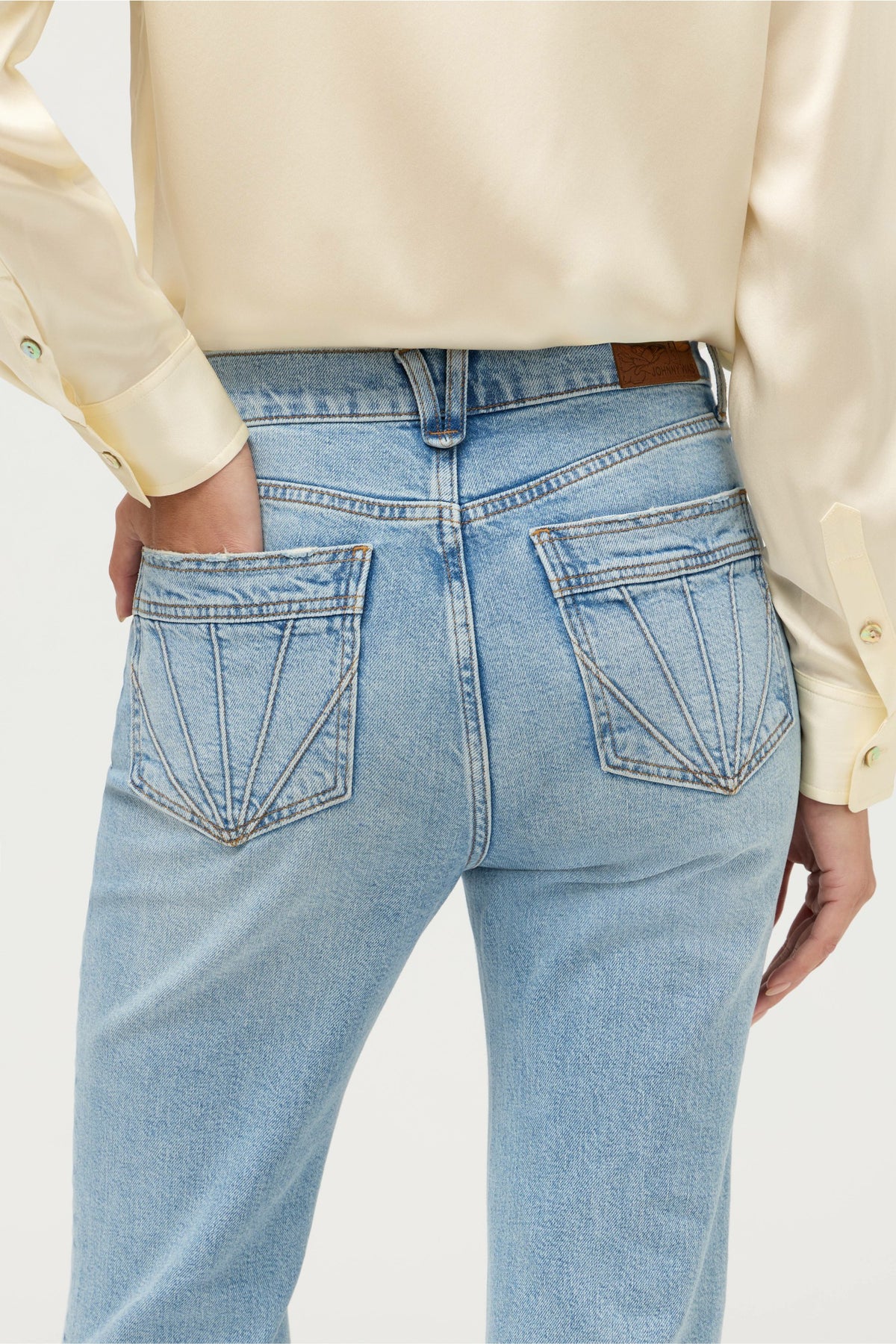 DAVADI PINTUCK FLARE JEAN - Johnny Was Popular