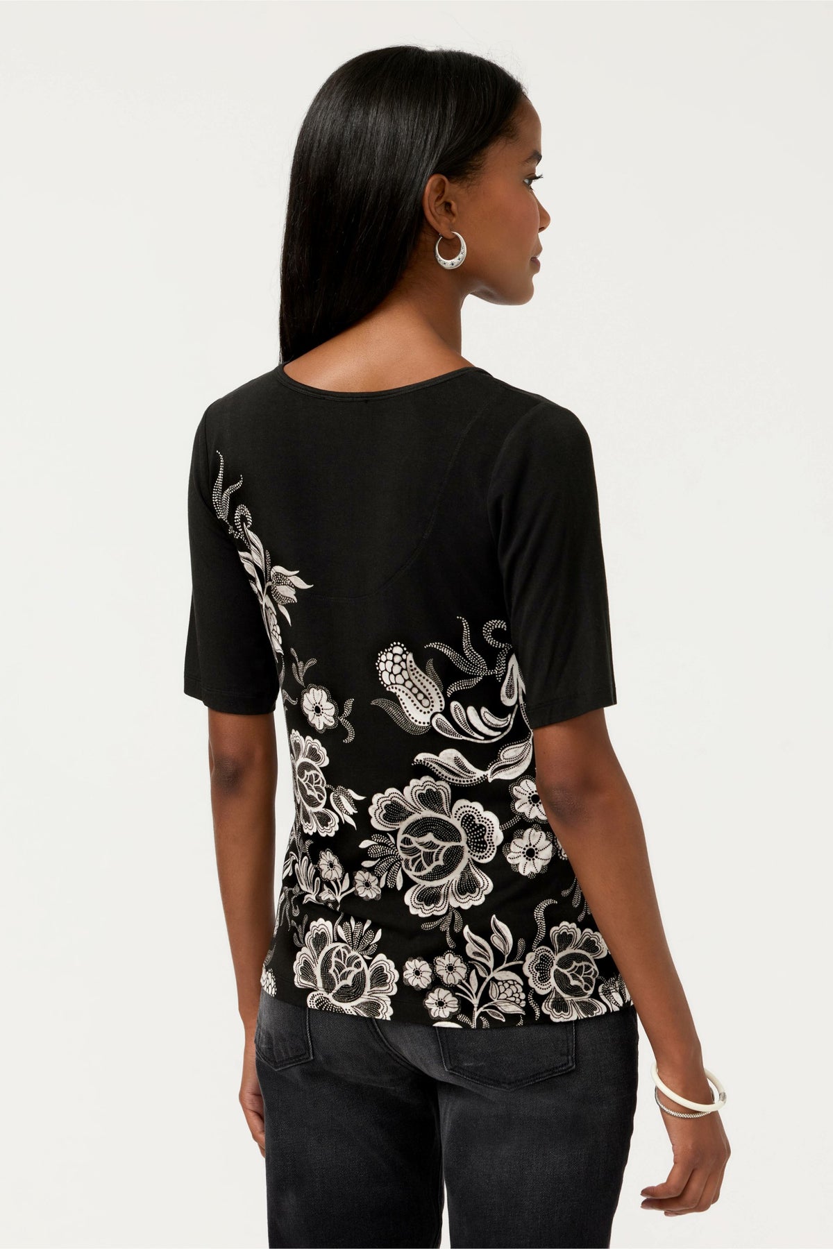 THE JANIE FAVORITE SCOOP NECK FITTED TEE - Johnny Was Popular