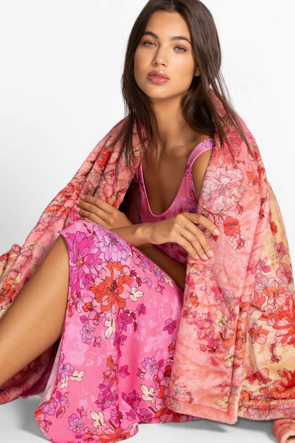 LAUREL CANYON COZY BLANKET - Johnny Was Popular