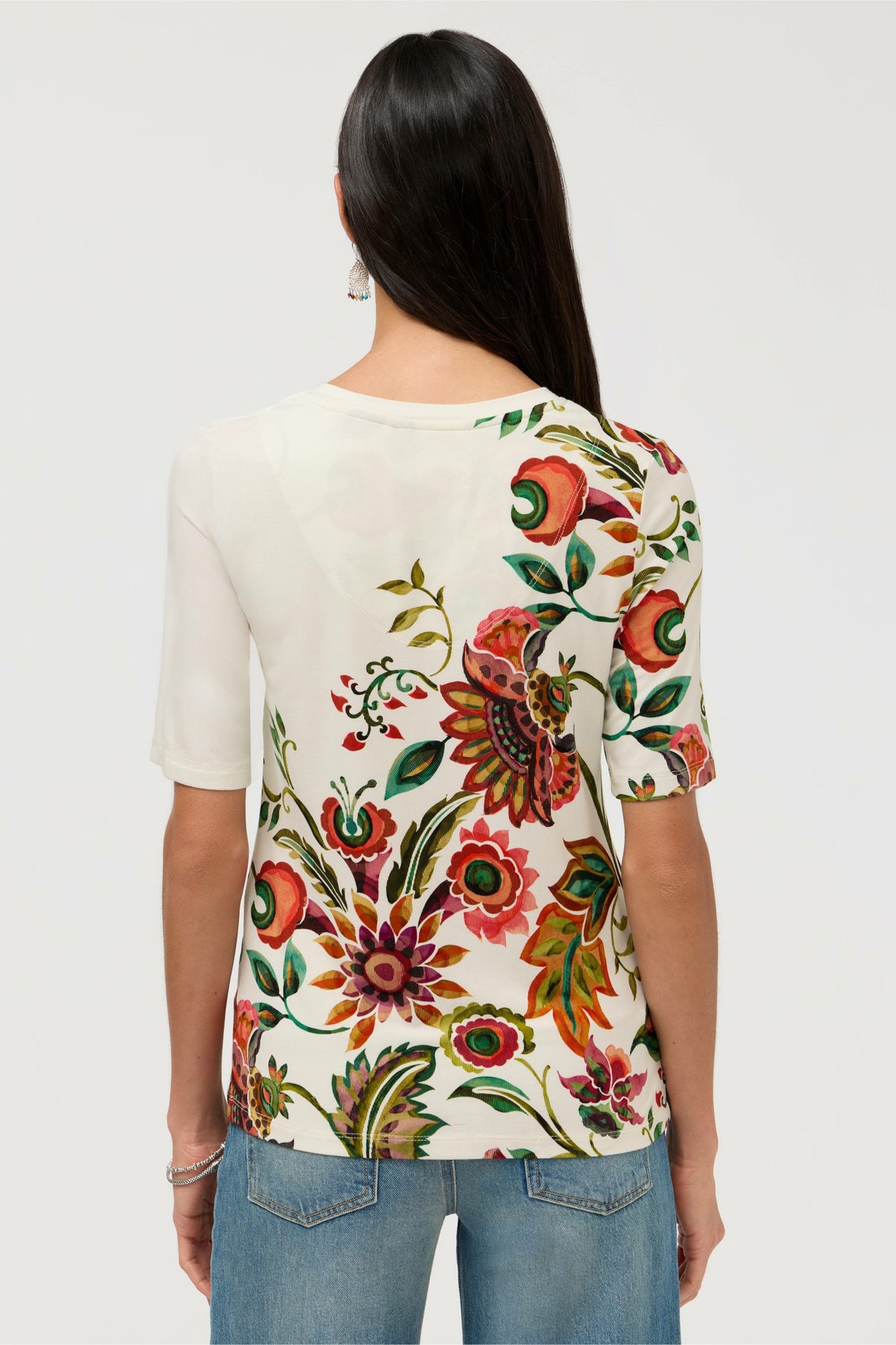 THE JANIE FAVORITE FITTED V-NECK ELBOW SLEEVE TEE - Johnny Was Signature