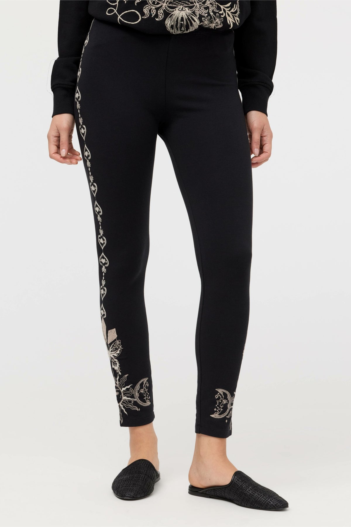 BEE ACTIVE EMBROIDERED LEGGING - Johnny Was Recommended