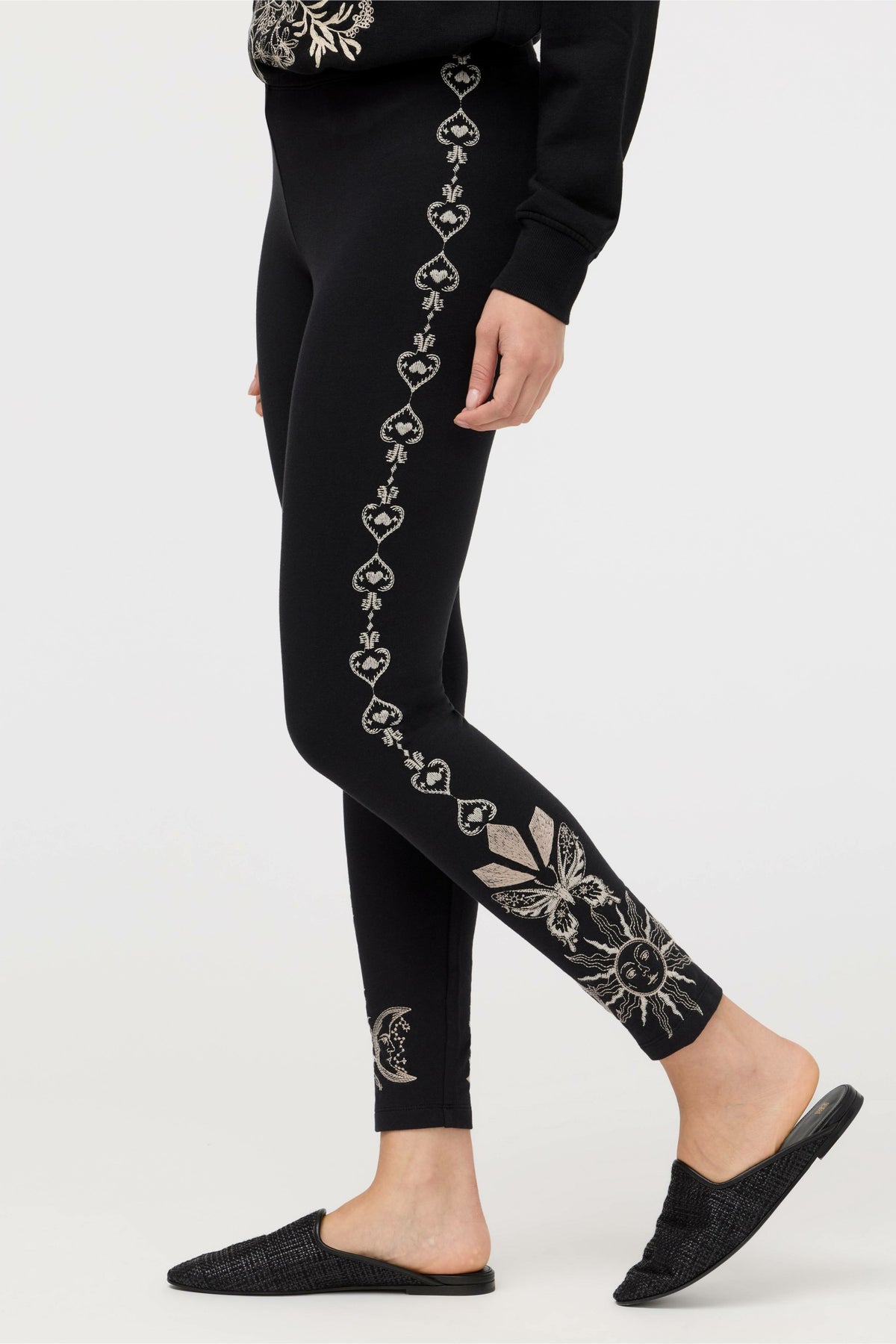 BEE ACTIVE EMBROIDERED LEGGING - Johnny Was Recommended