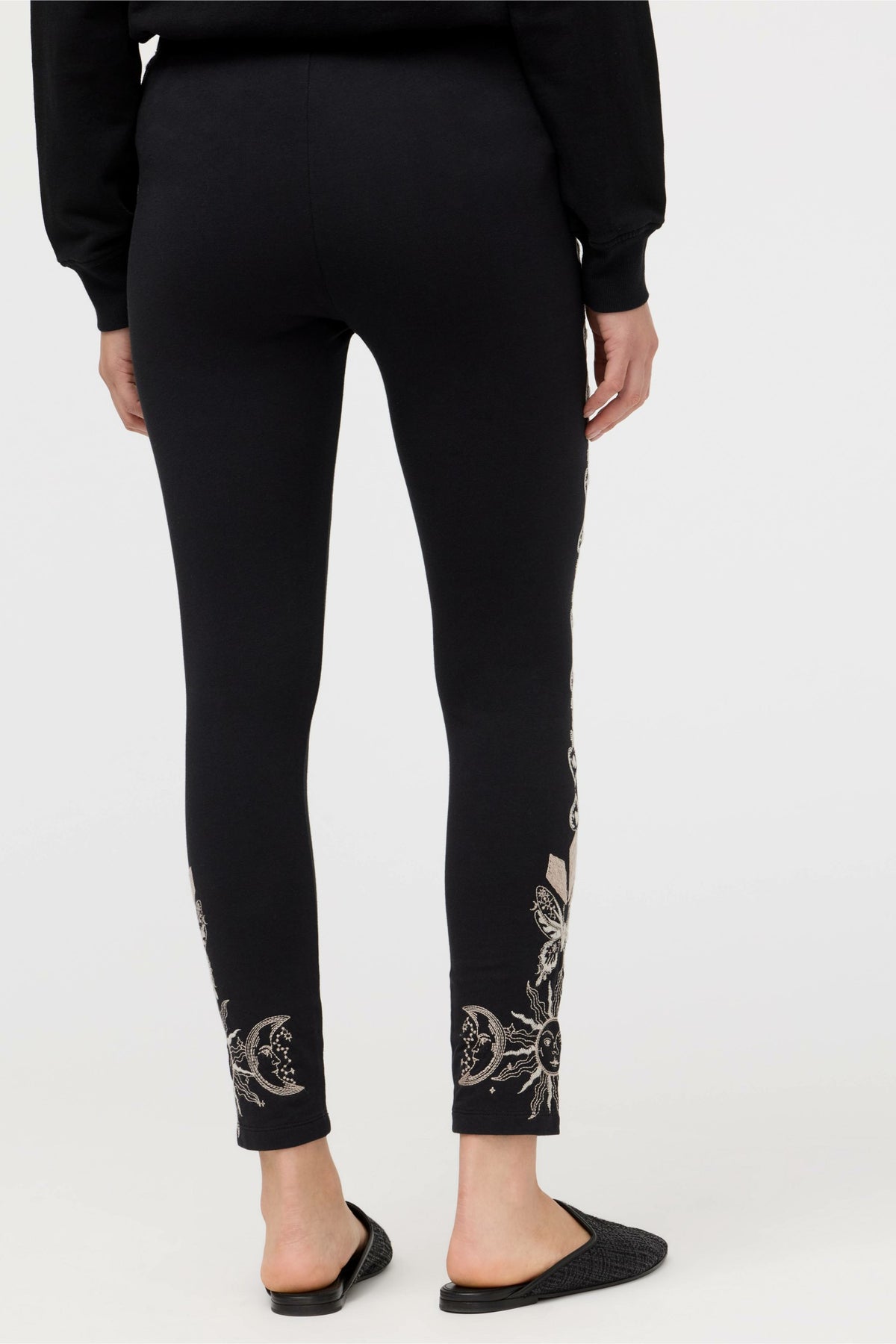 BEE ACTIVE EMBROIDERED LEGGING - Johnny Was Recommended