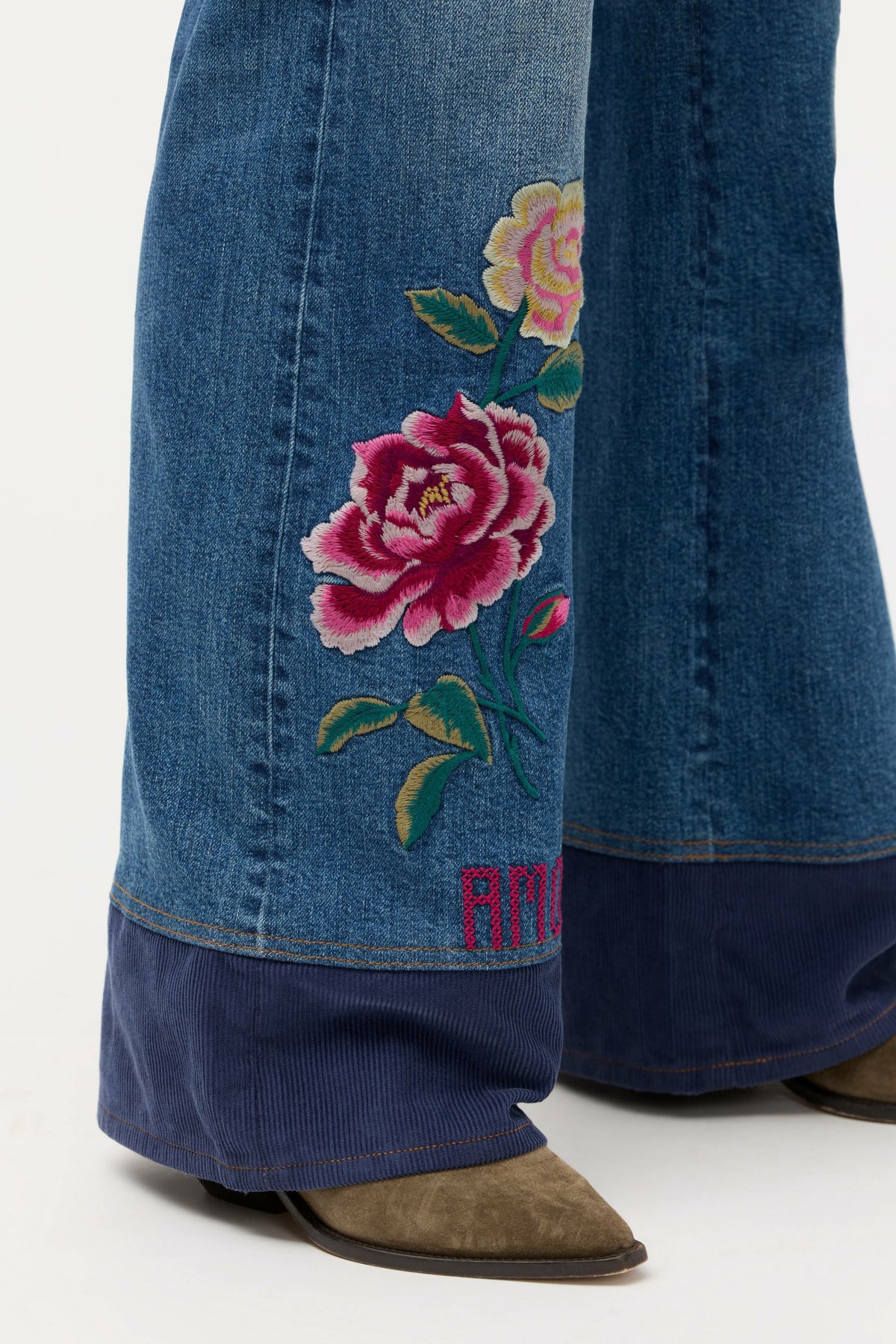 THE HIGH RISE WIDE LEG JEAN - Johnny Was Signature