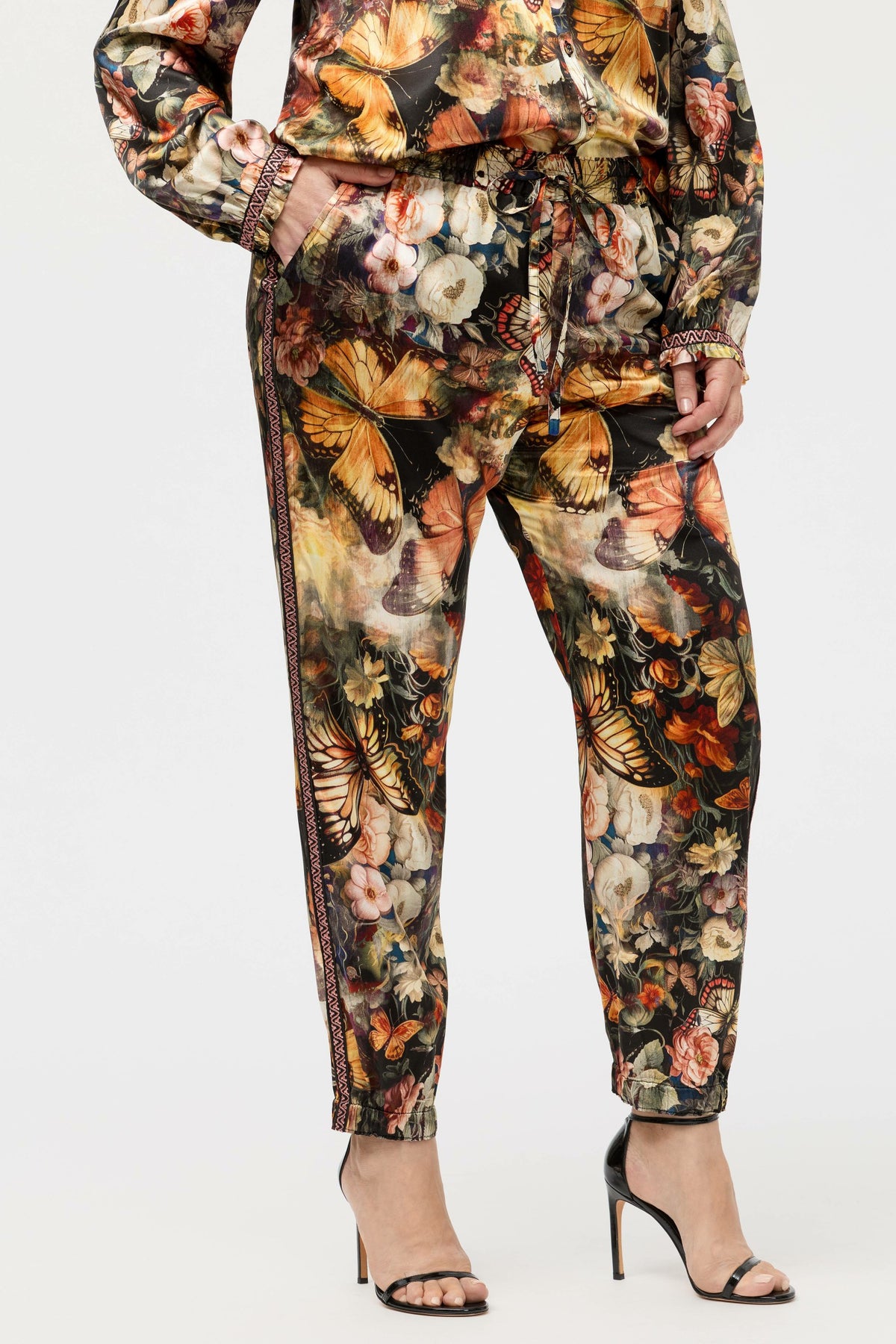 GENORA JOGGER - Johnny Was Trending