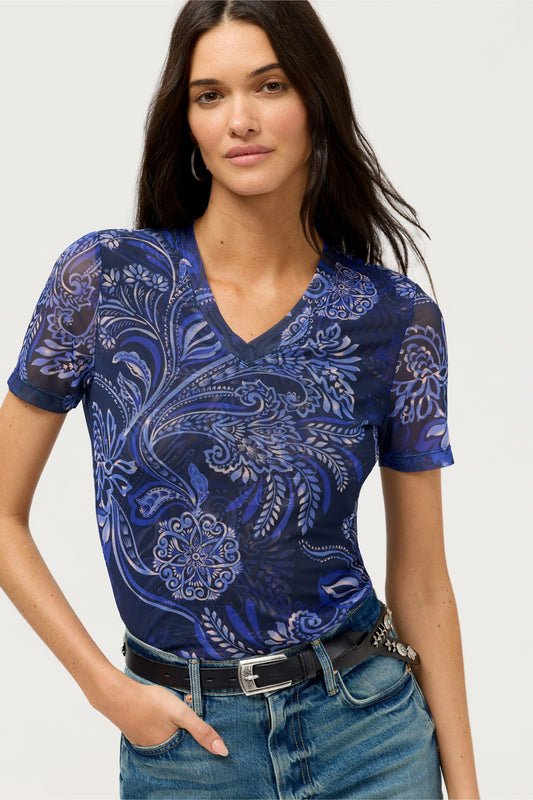 SHORT SLEEVE MESH V-NECK TEE - Johnny Was Signature