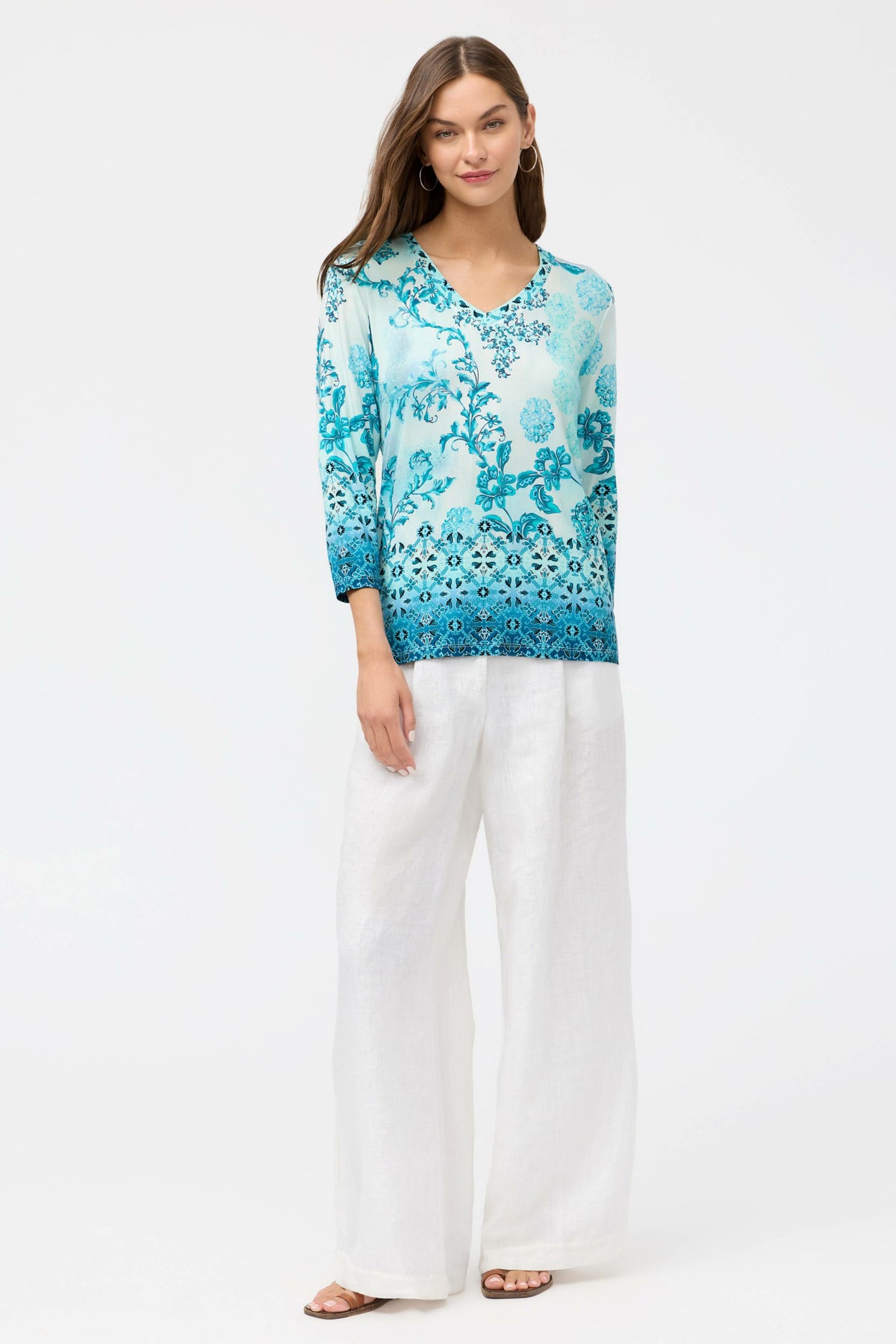 THE JANIE FAVORITE 3/4 SLEEVE V-NECK TEE - Johnny Was Featured