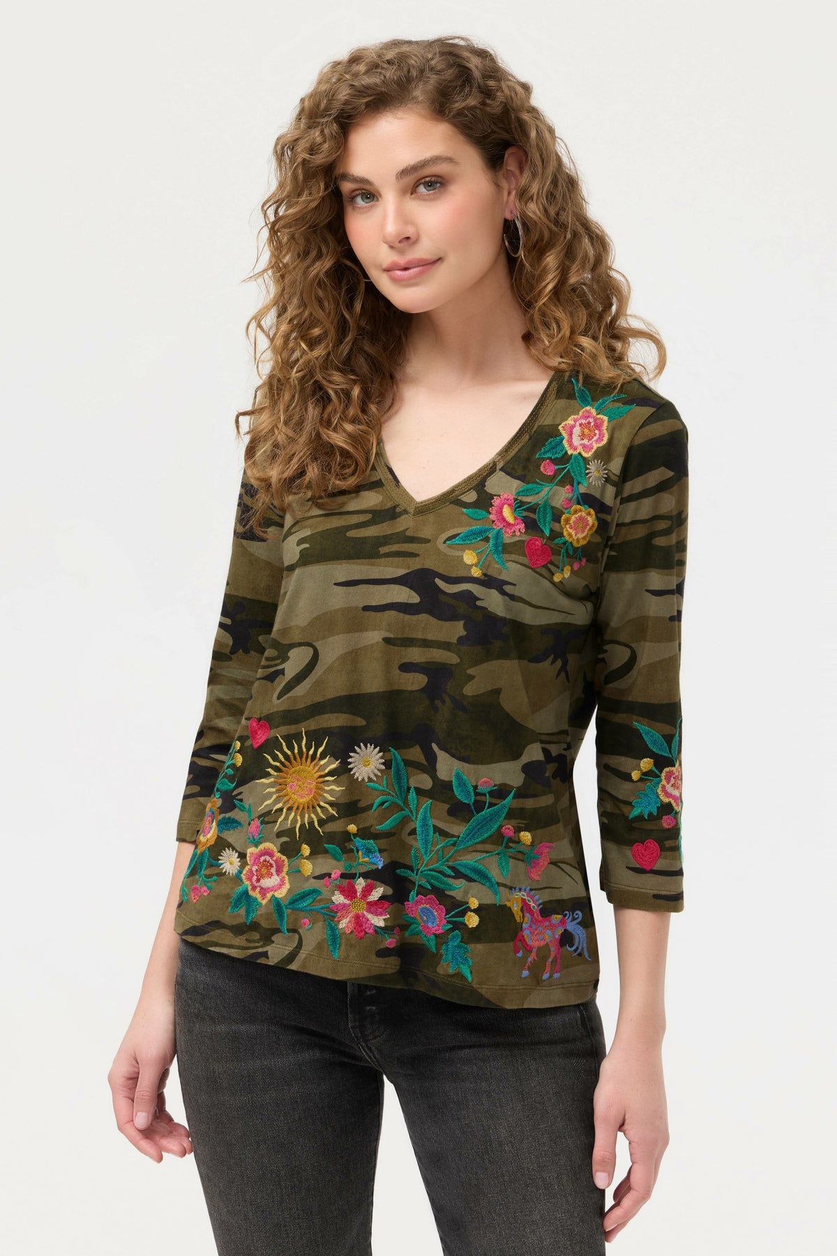 3/4 SLEEVE TRAPUNTO V-NECK TEE - Johnny Was Signature