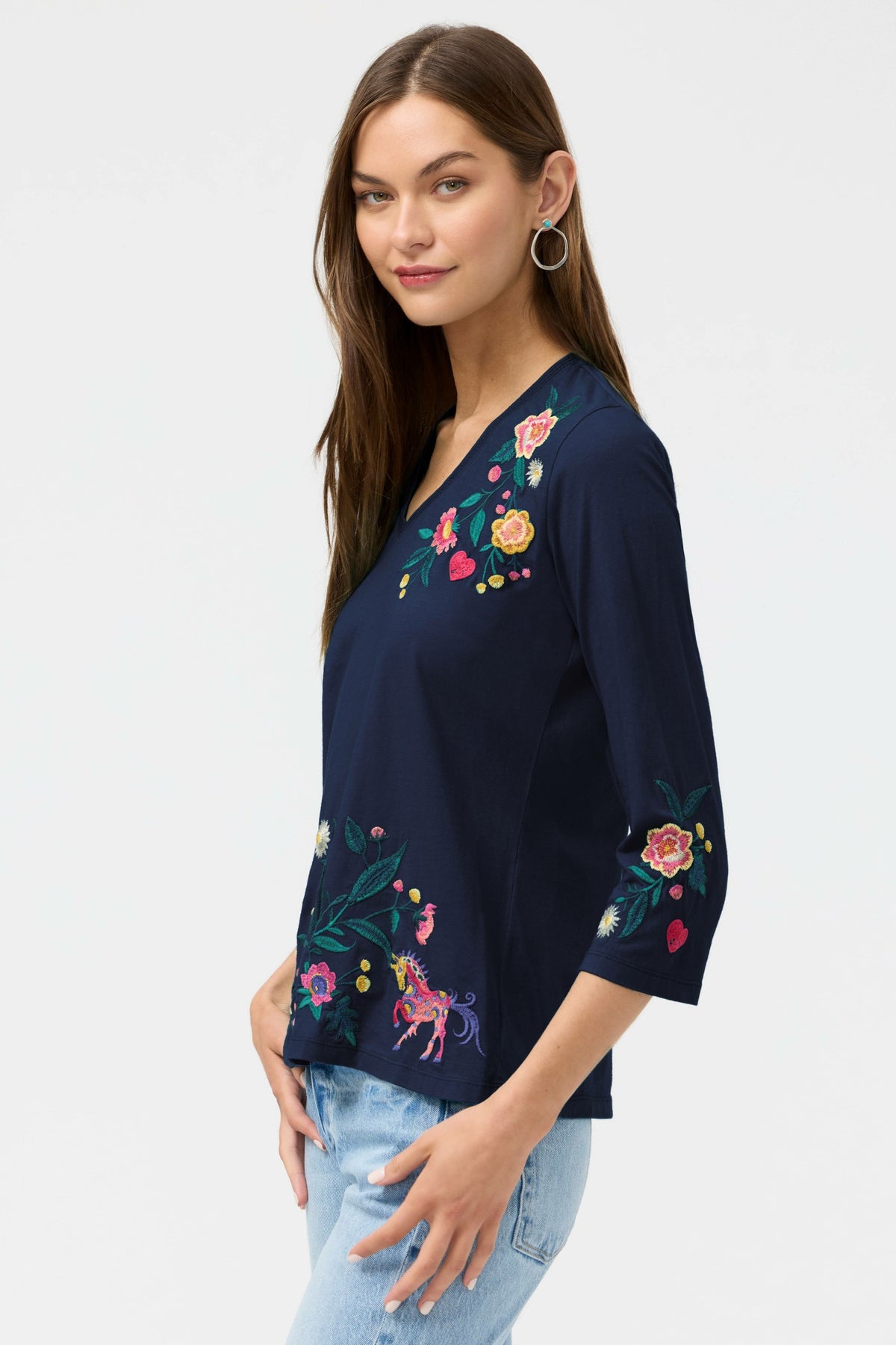 3/4 SLEEVE TRAPUNTO V-NECK TEE - Johnny Was Recommended